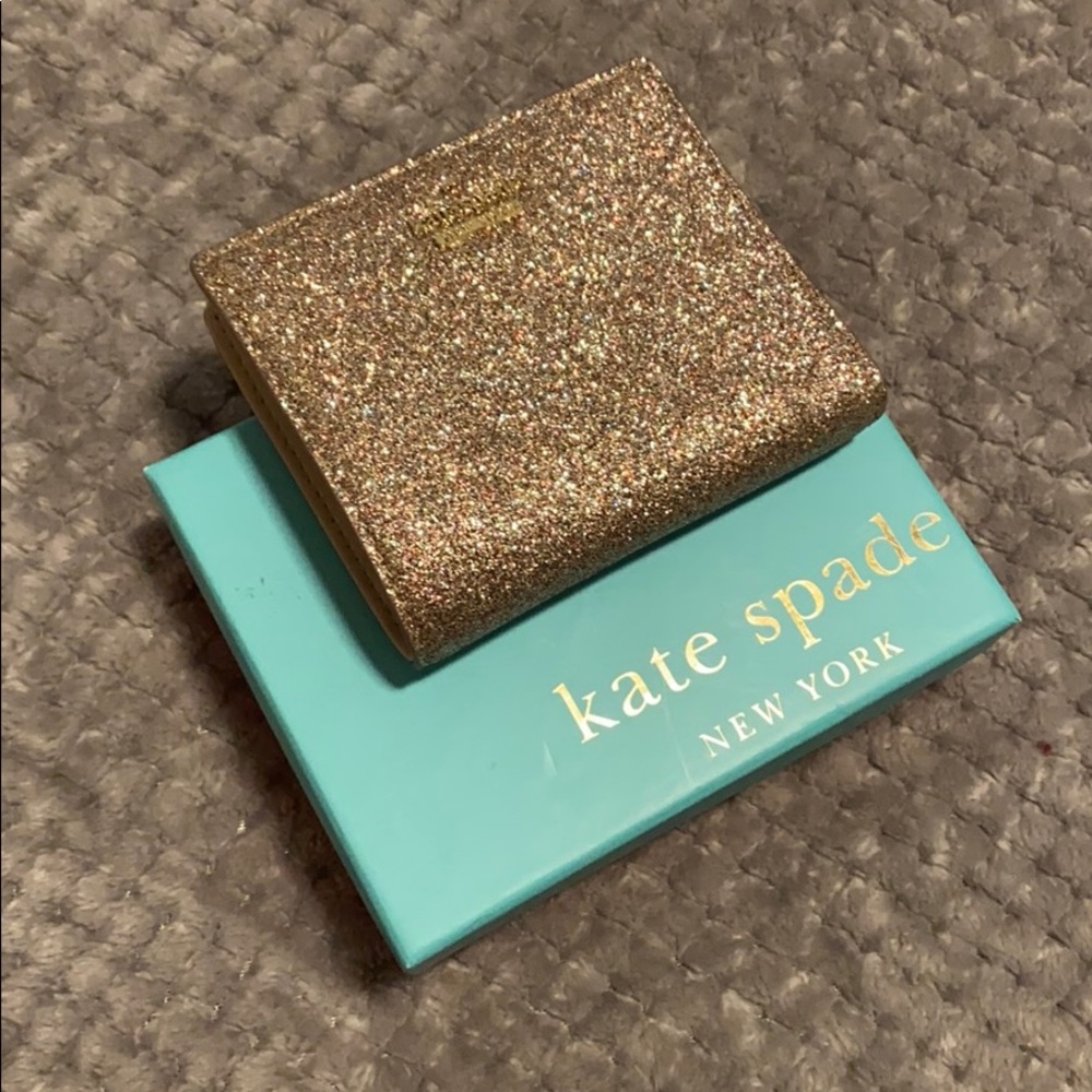 Kate Spade Burgess court adalyn wallet